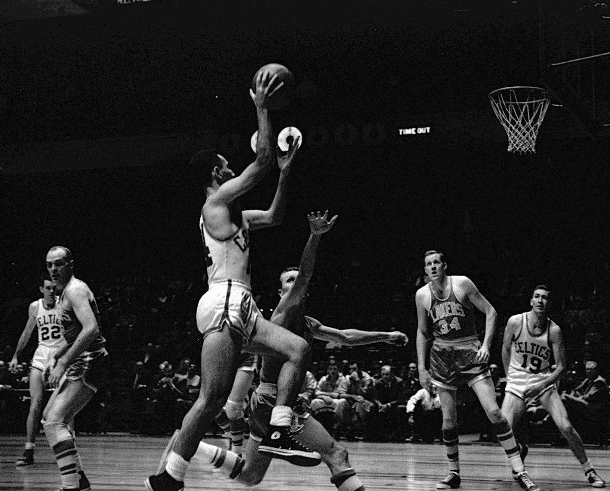 1955-1201-Bob-Cousy-Clyde-Lovellette-05588295.jpg