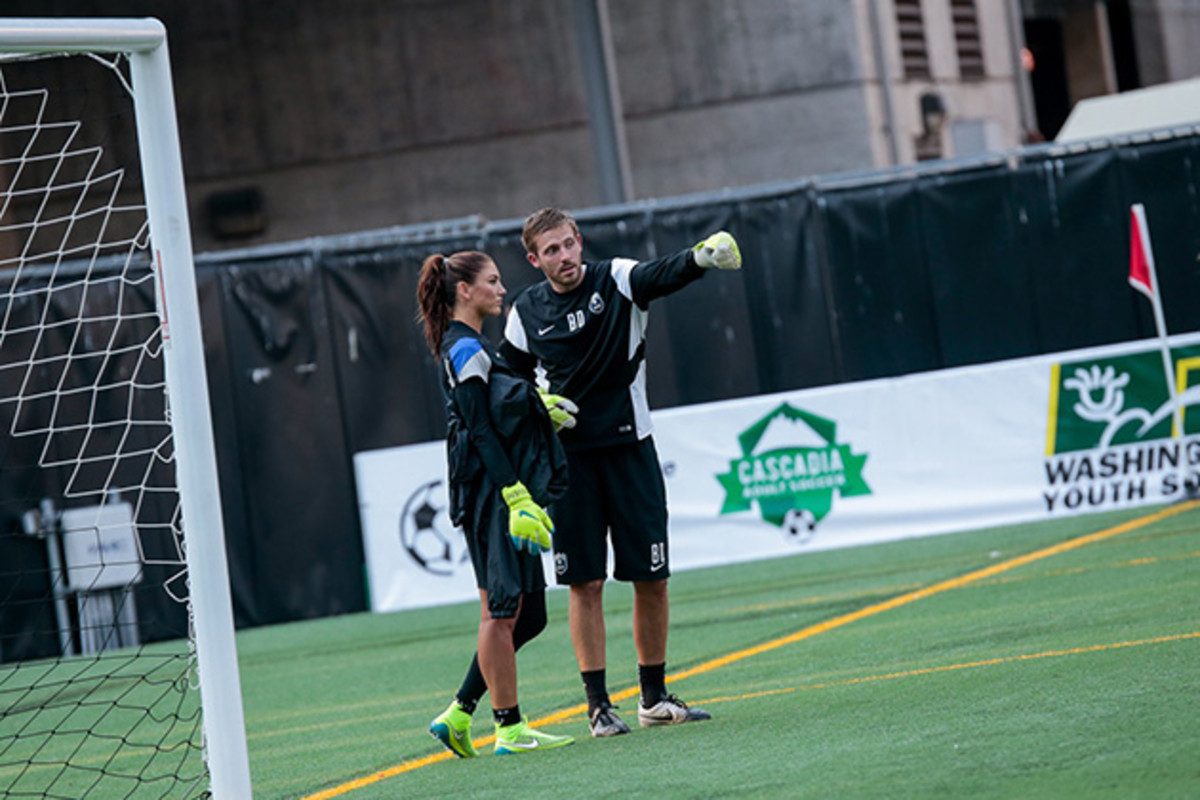 Earchphoto-NWSL-2015-Seattle-Reign-FC-Houston-Dash-CL-127 (1).jpg