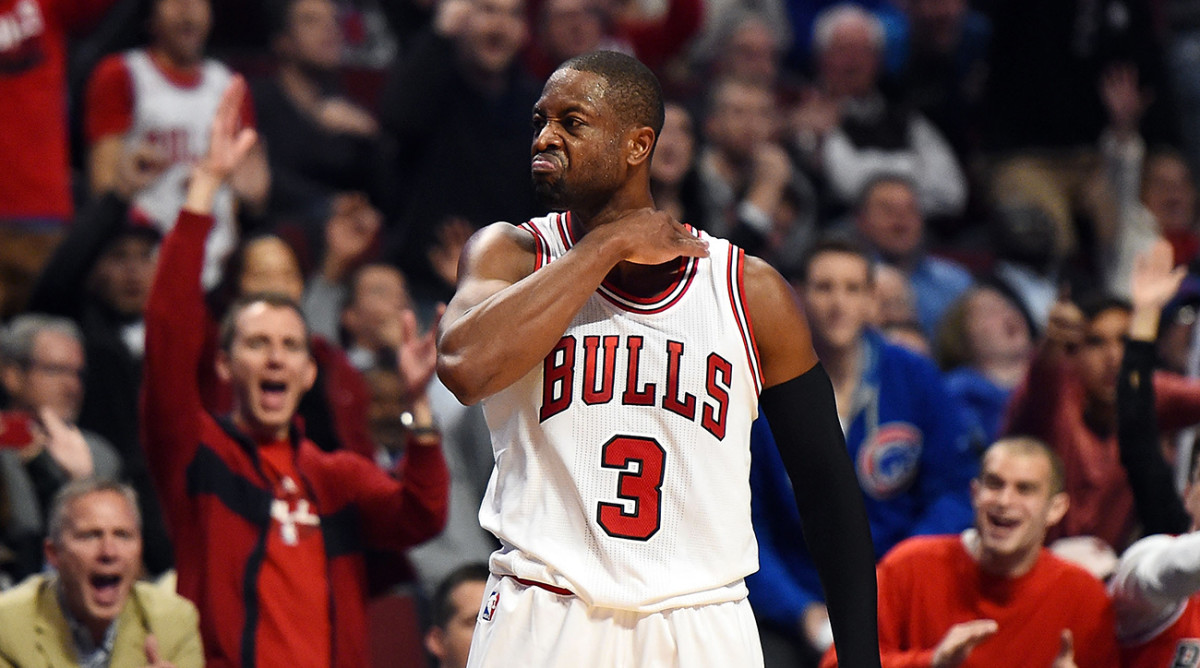 Dwyane Wade fined 25,000 for throat slash gesture (Video