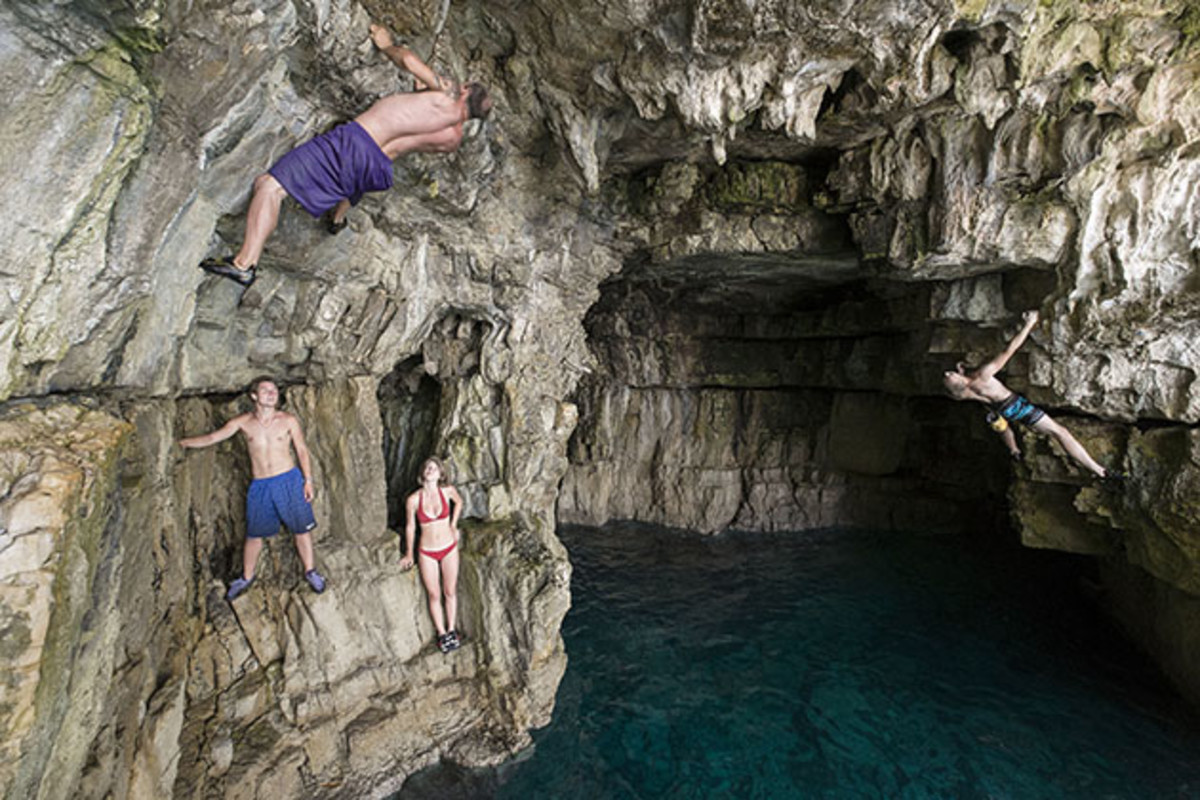 bouldering-outdoors-rocks.jpg