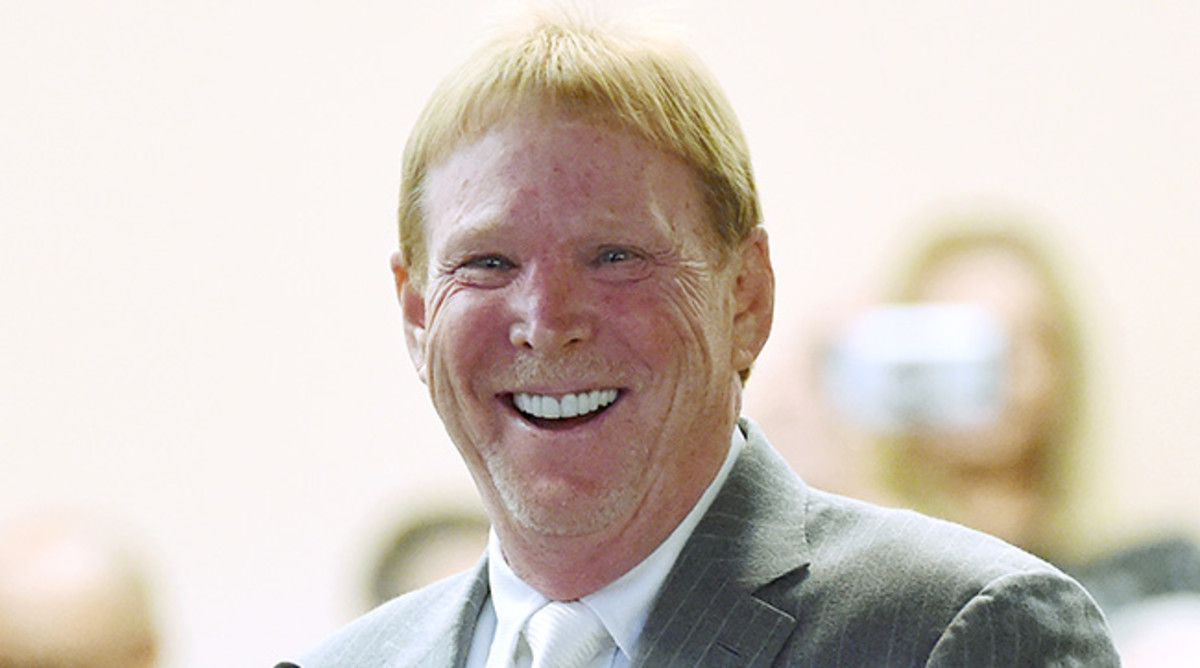 Raiders Owner Mark Davis, Worth $500 Million, Cashes In On Vegas Slot Machine In