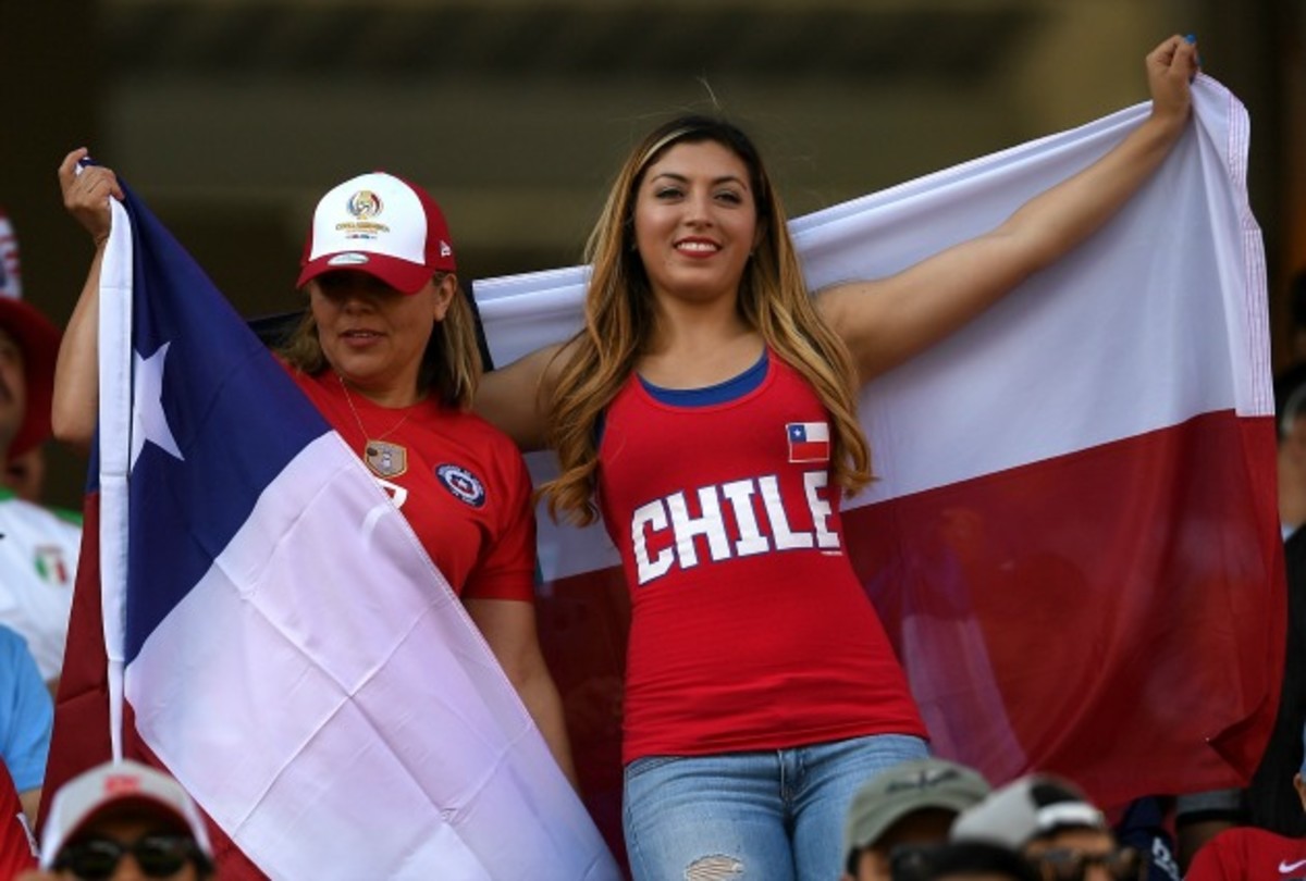 cope-america-chile-national-anthem-pitbull.jpg