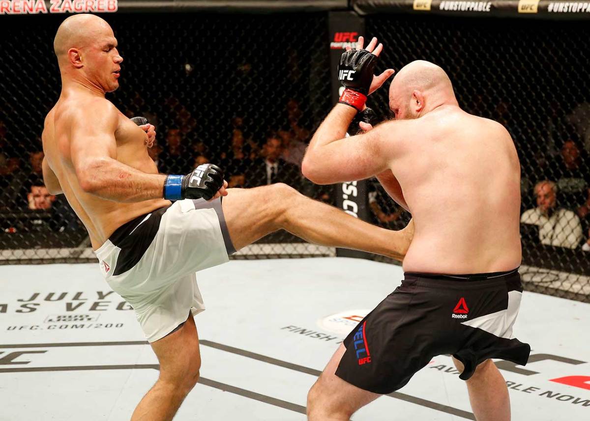 Junior dos Santos wins-520280664.jpg