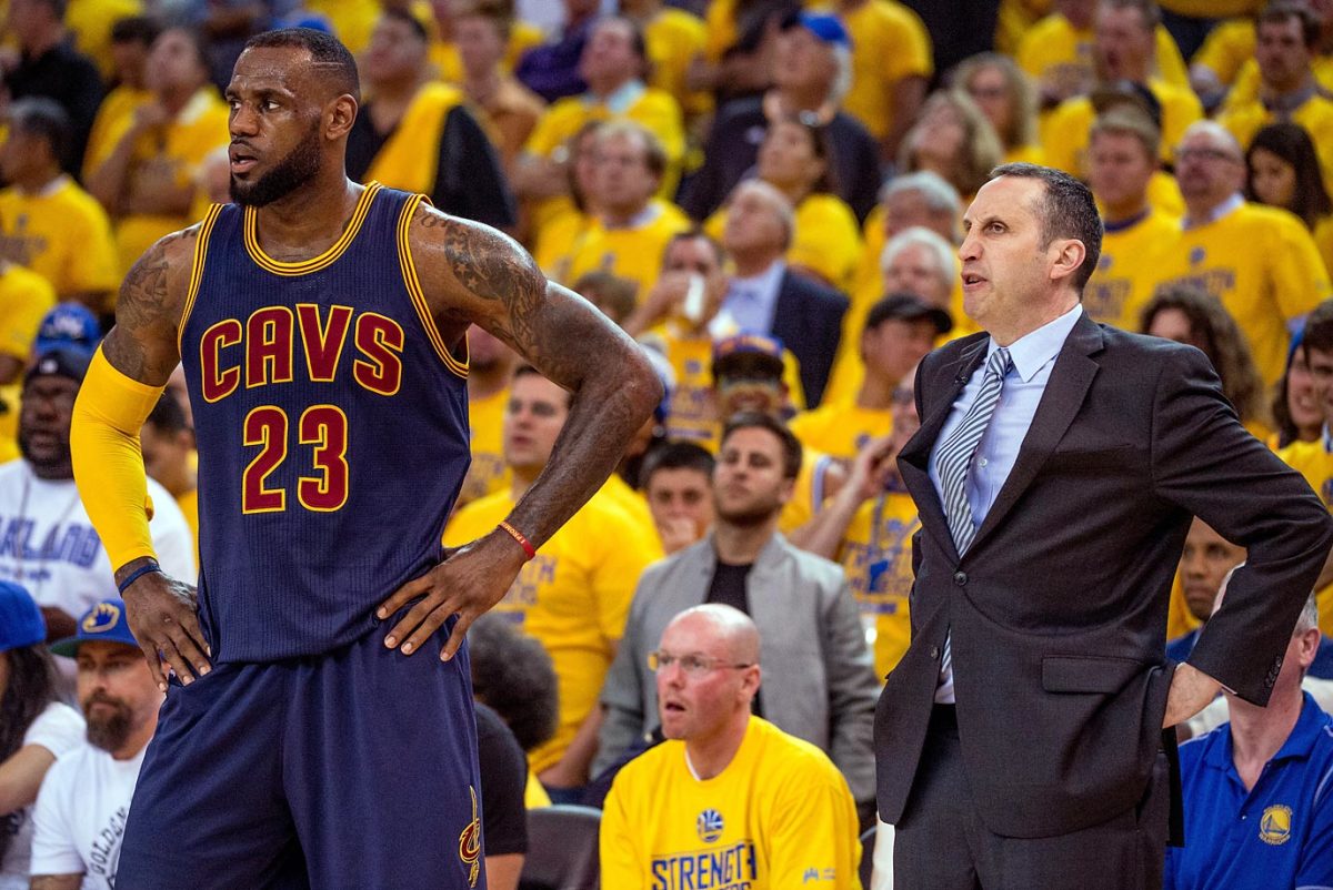 david-blatt-lebron-james-X159673_TK1_5020_web.jpg