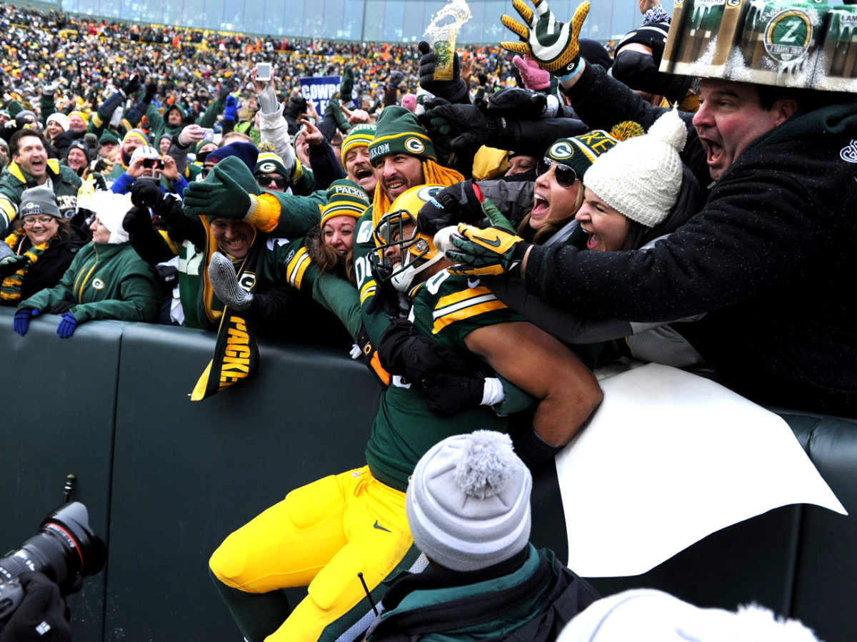 mmqb-lambeau-leap-richard-rodgers.jpg