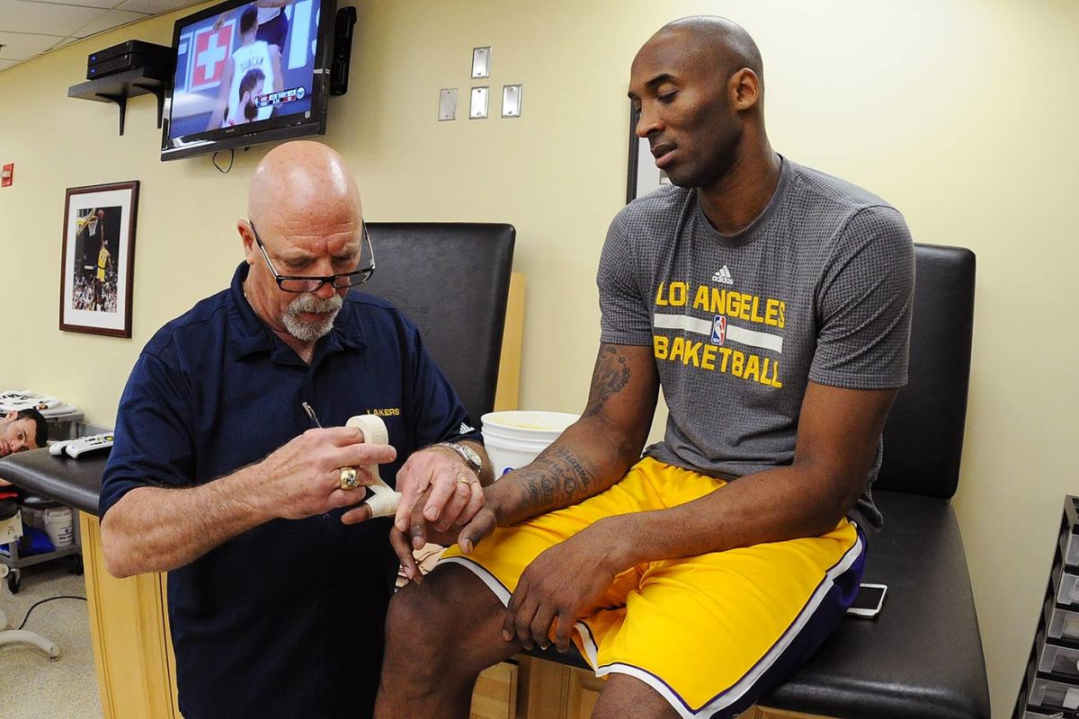 2016-0310-Gary-Vitti-Kobe-Bryant.jpg