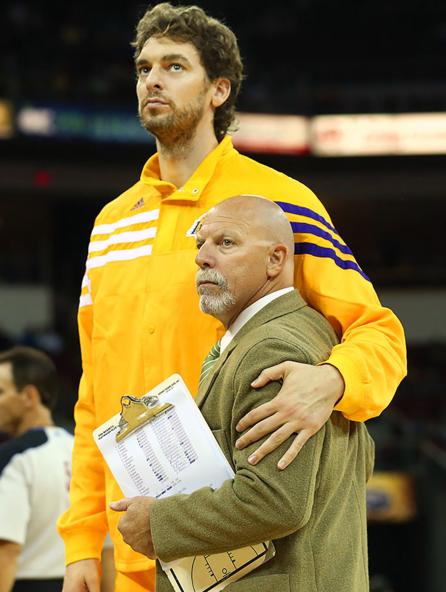 2012-1007-Pau-Gasol-Gary-Vitti.jpg