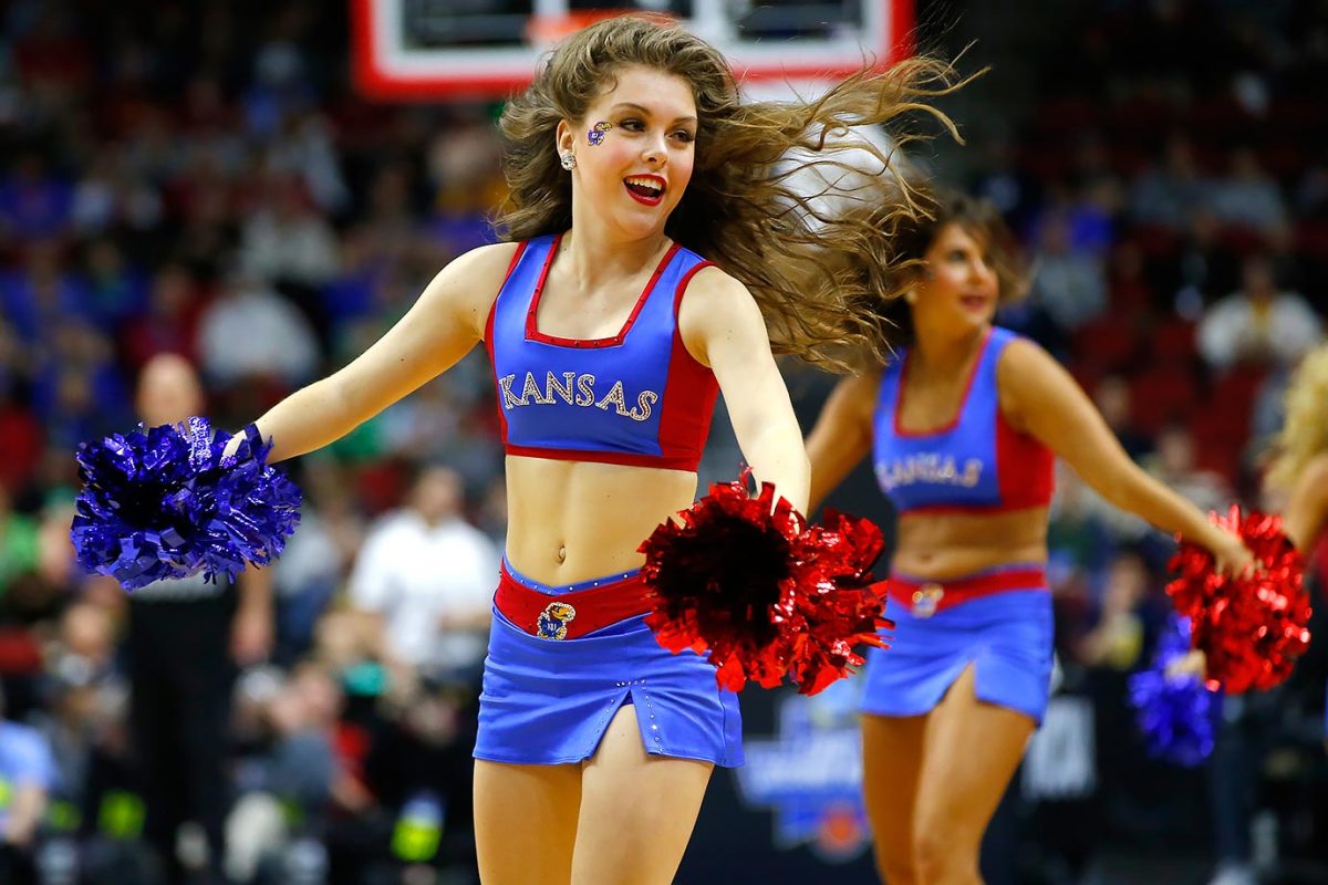 Kansas-cheerleaders-516198620.jpg