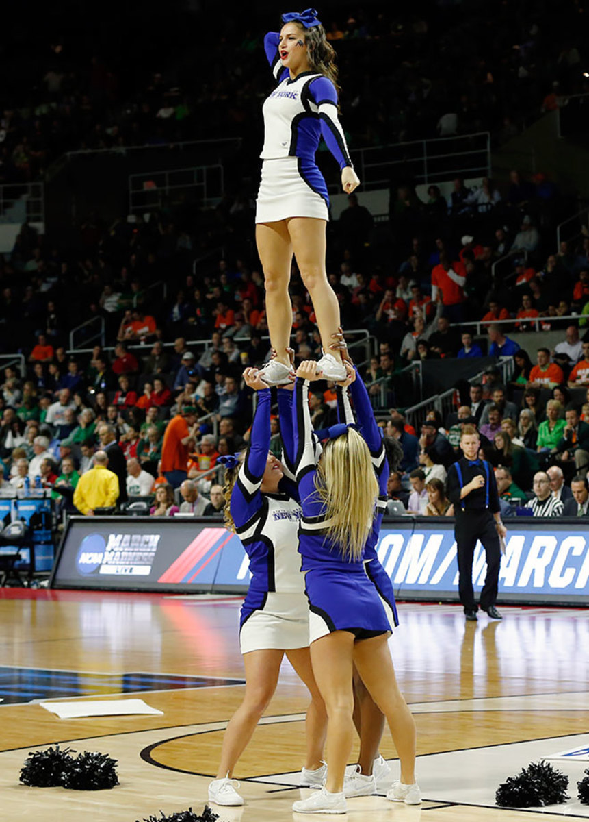 Buffalo-cheerleaders-482160317139_MIAMI_V_BUFFALO.jpg