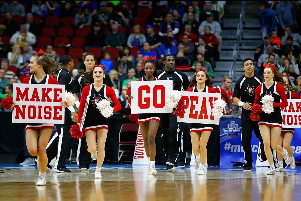 Austin-Peay-cheerleaders-516191638.jpg