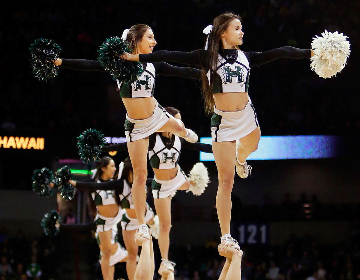 Hawaii-cheerleaders-6a885fb5bf0c4dac87413e17dded9575-0.jpg