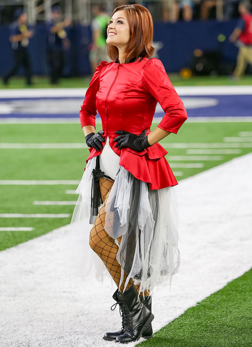 Dallas-Cowboys-cheerleaders-GettyImages-619422878_master.jpg