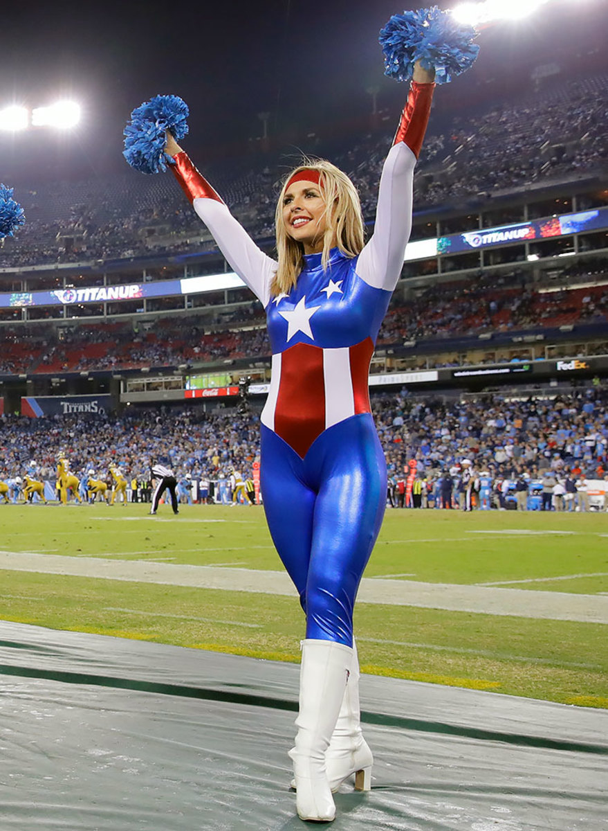 Tennessee-Titans-cheerleaders-GettyImages-618681270_master.jpg