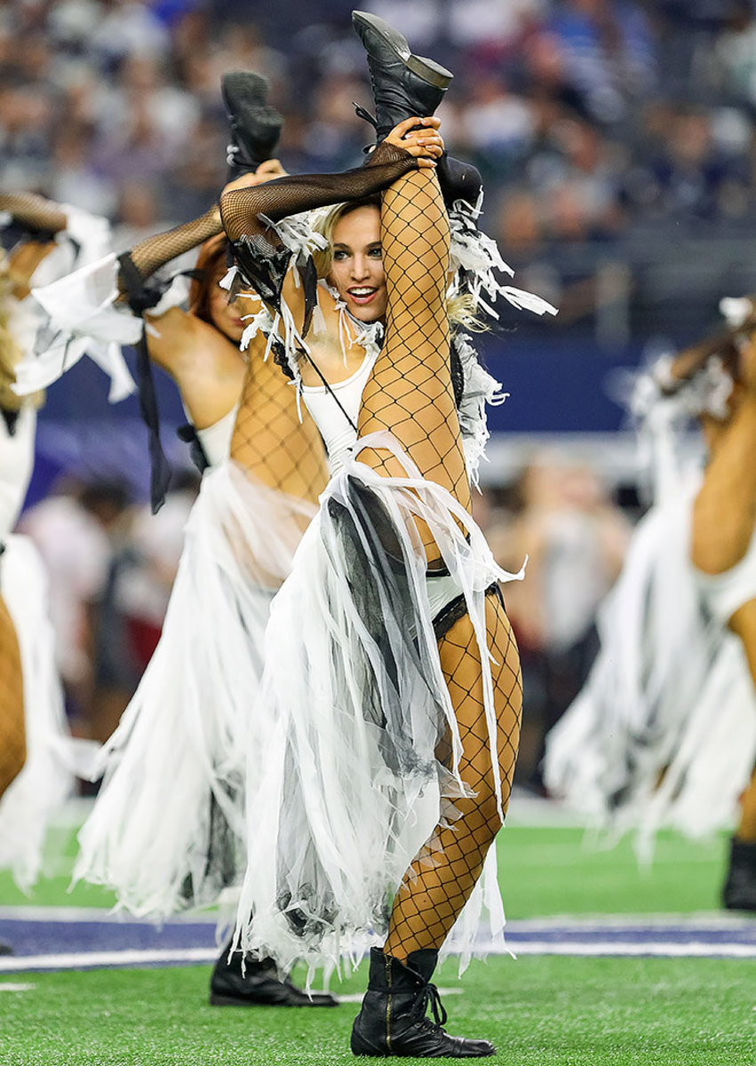 Dallas-Cowboys-cheerleaders-GettyImages-619484888_master.jpg