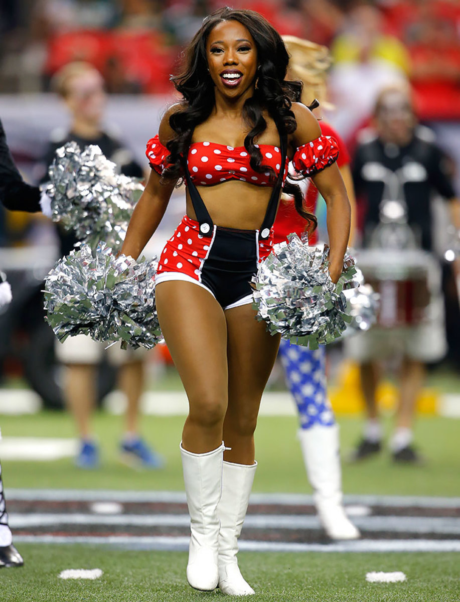 Atlanta-Falcons-cheerleaders-GettyImages-619360518_master.jpg