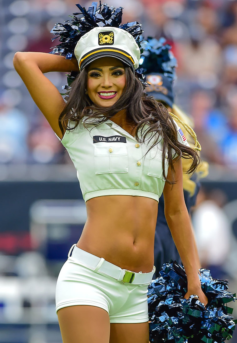 Houston-Texans-cheerleaders-GettyImages-619599518_master.jpg