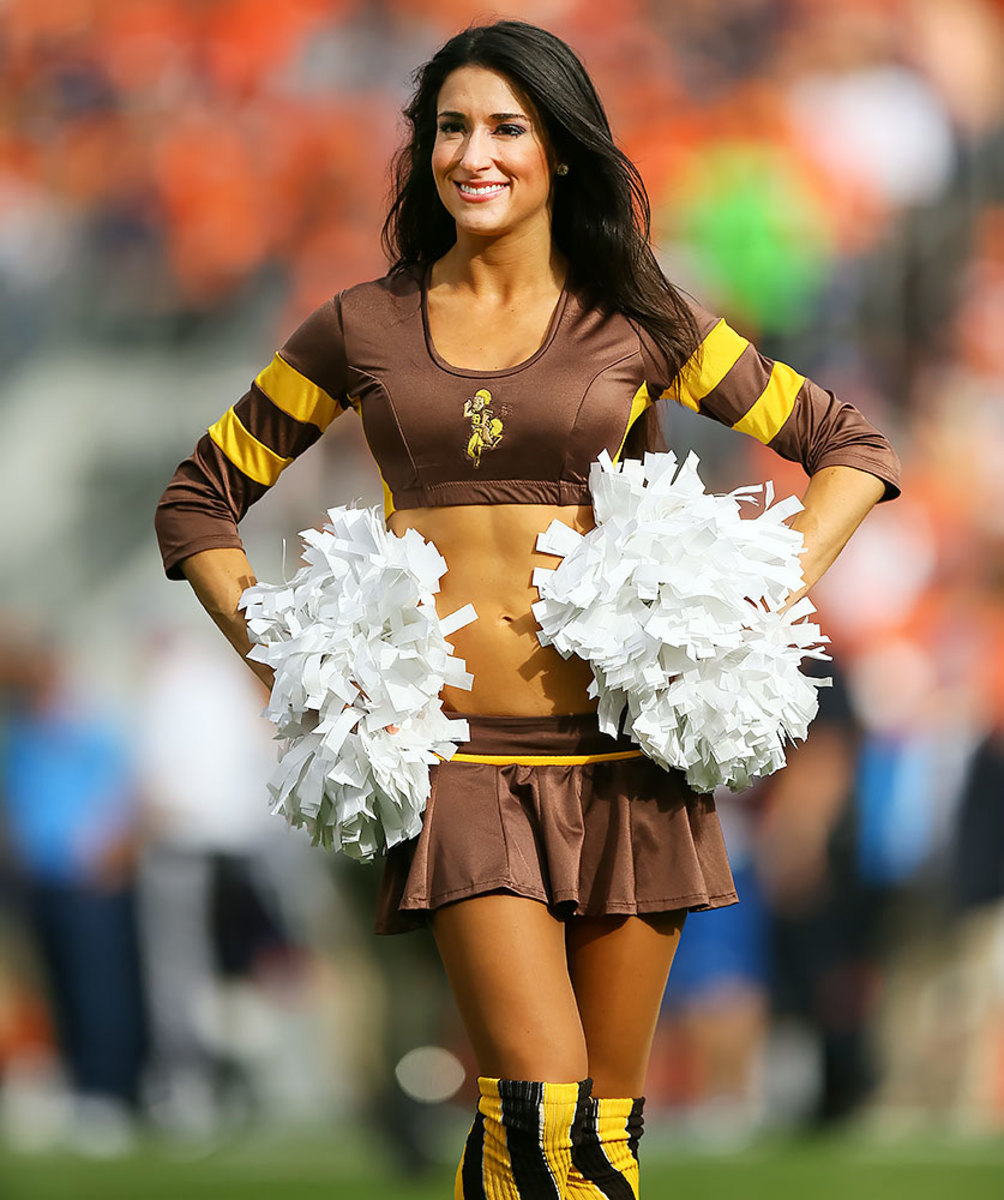 Denver-Broncos-cheerleaders-GettyImages-619611488_master.jpg