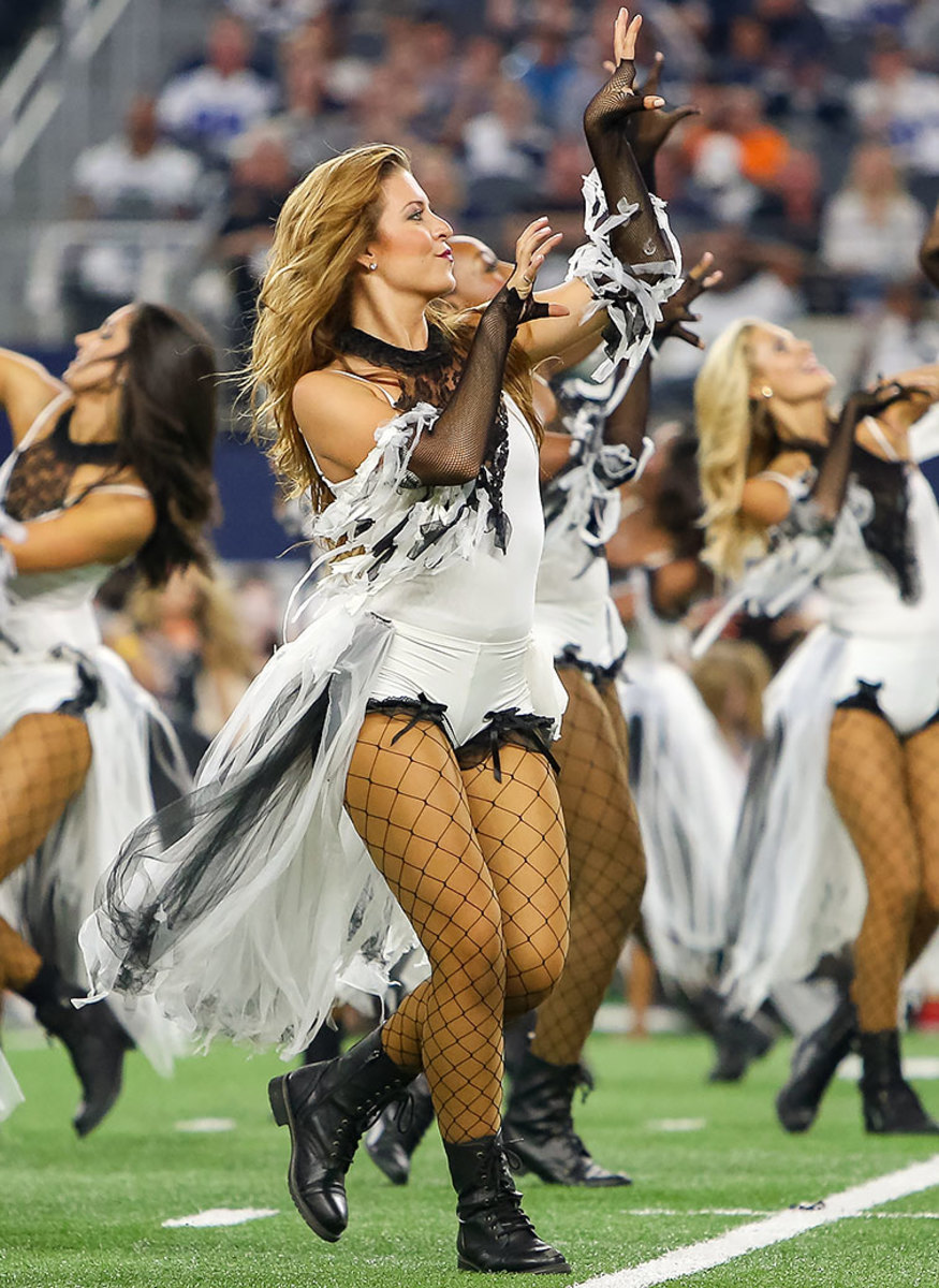 Dallas-Cowboys-cheerleaders-GettyImages-619486118_master.jpg