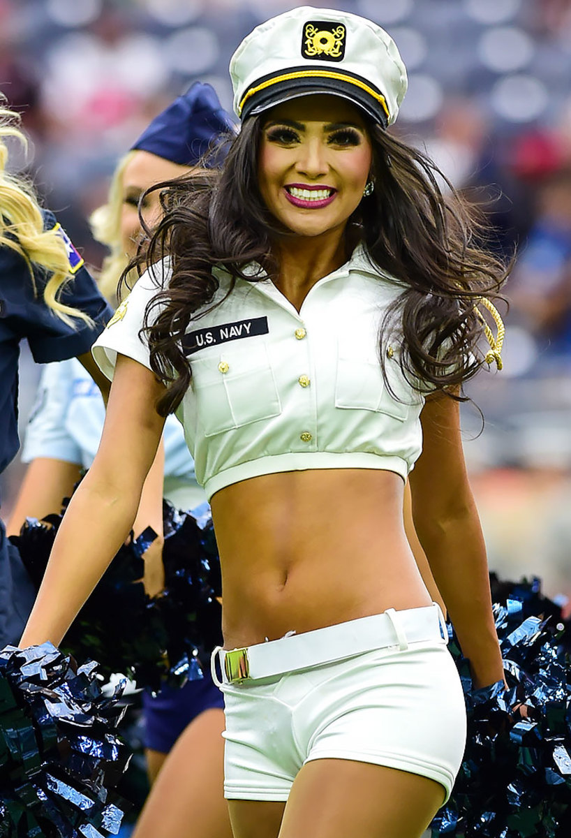 Houston-Texans-cheerleaders-GettyImages-619599362_master.jpg