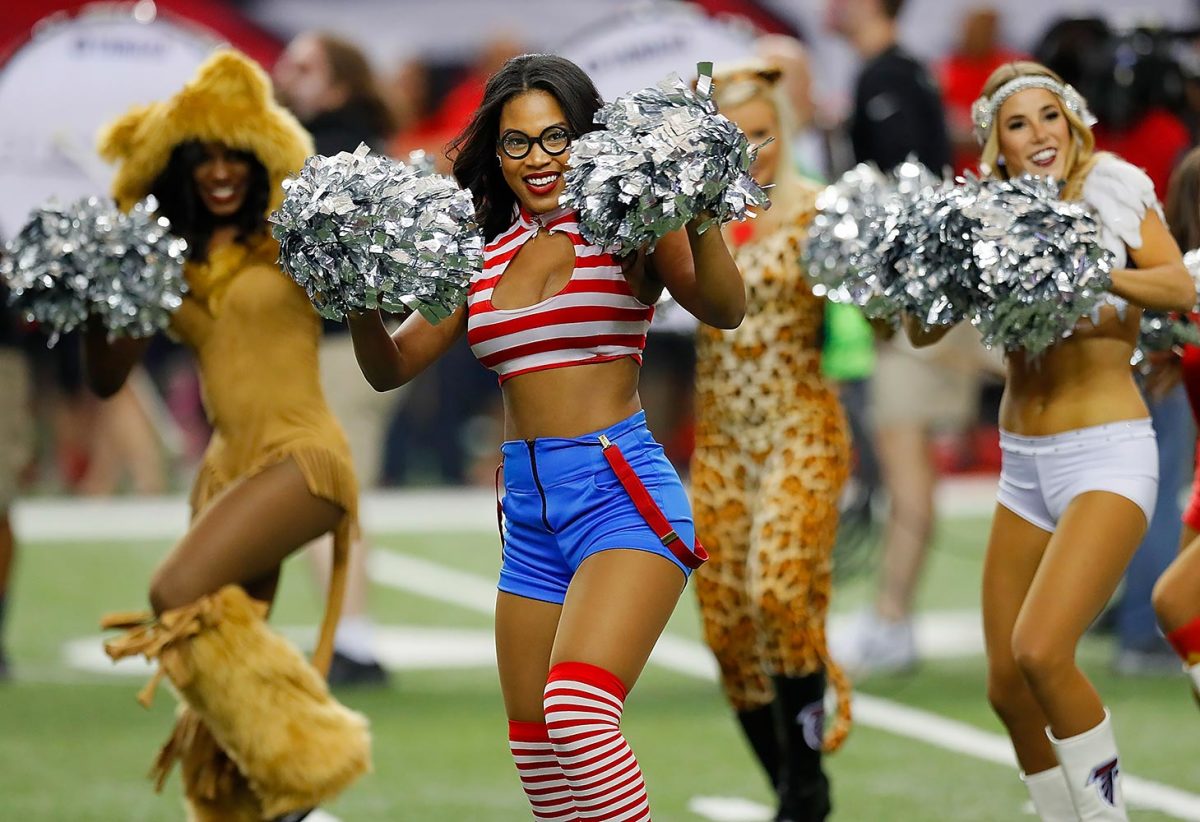 Atlanta-Falcons-cheerleaders-619331696.jpg