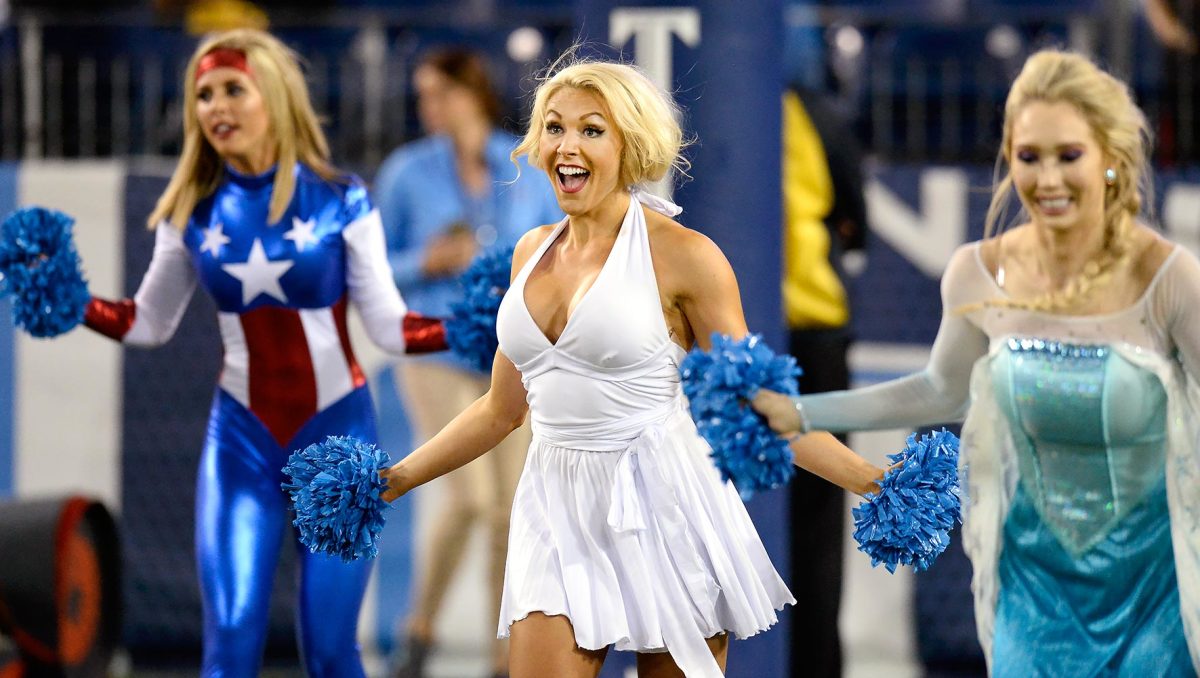 Tennessee-Titans-cheerleaders-AP_16302106386210.jpg