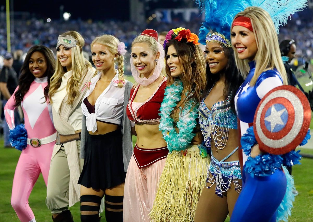 Tennessee-Titans-cheerleaders-AP_16302068478118.jpg