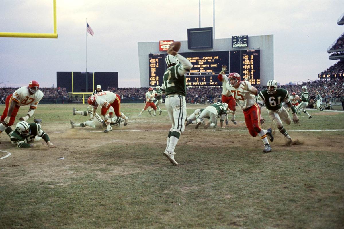 1969-1116-Joe-Namath-Jerry-Mays-NLC_00613.jpg