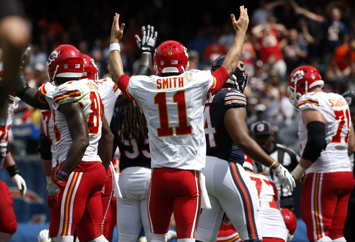 Smith, Chiefs look sharp in 237 victory over Bears Sports Illustrated