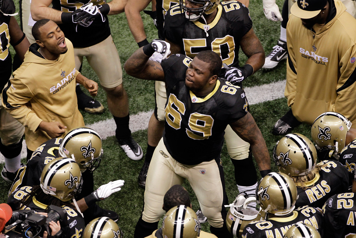 Anthony Hargrove firing up his defensive teammates before the 2009 NFC Championship Game.