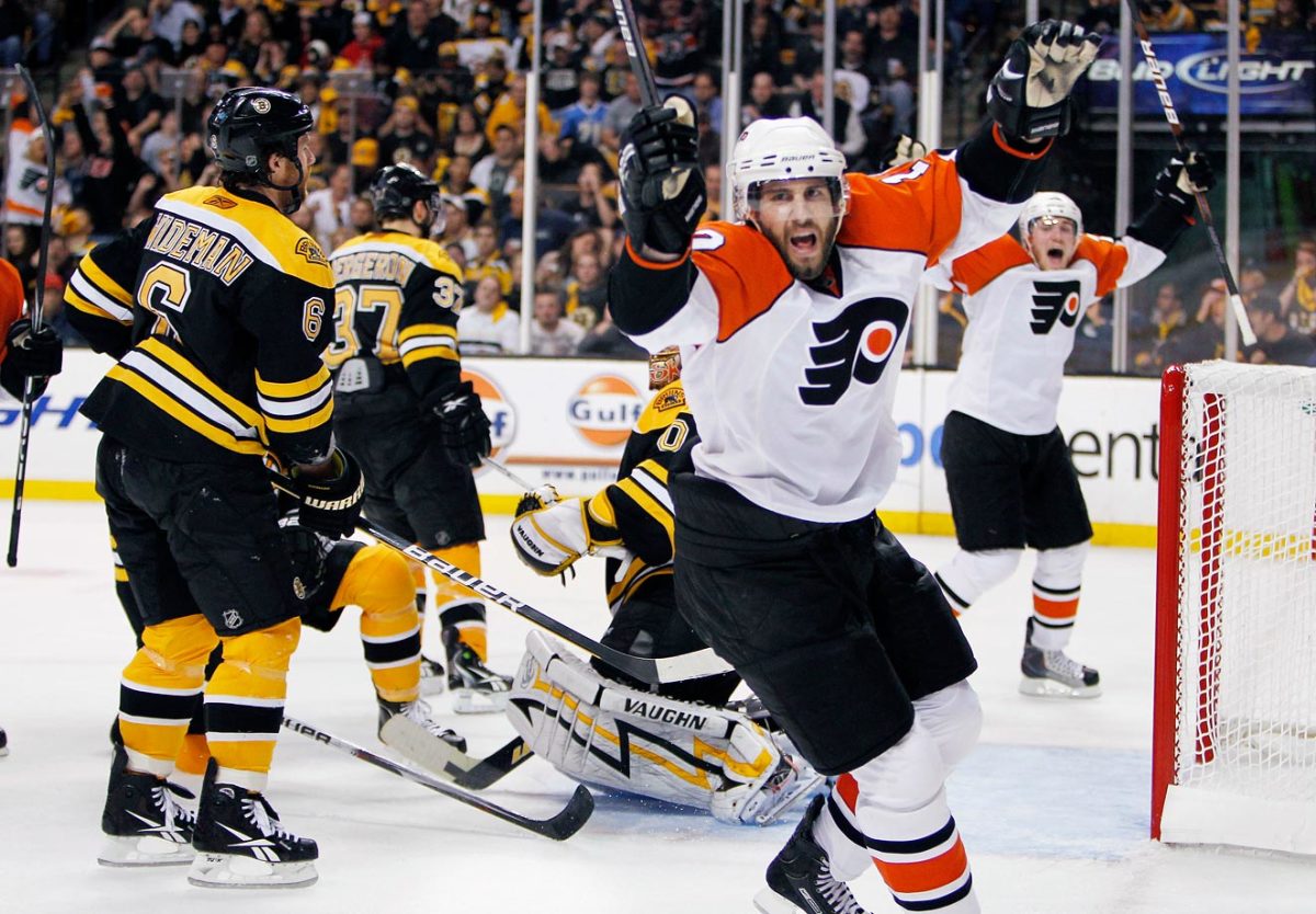 Photo: Flyers Brendan Lemieux Crushes Penguins Sidney Crosby