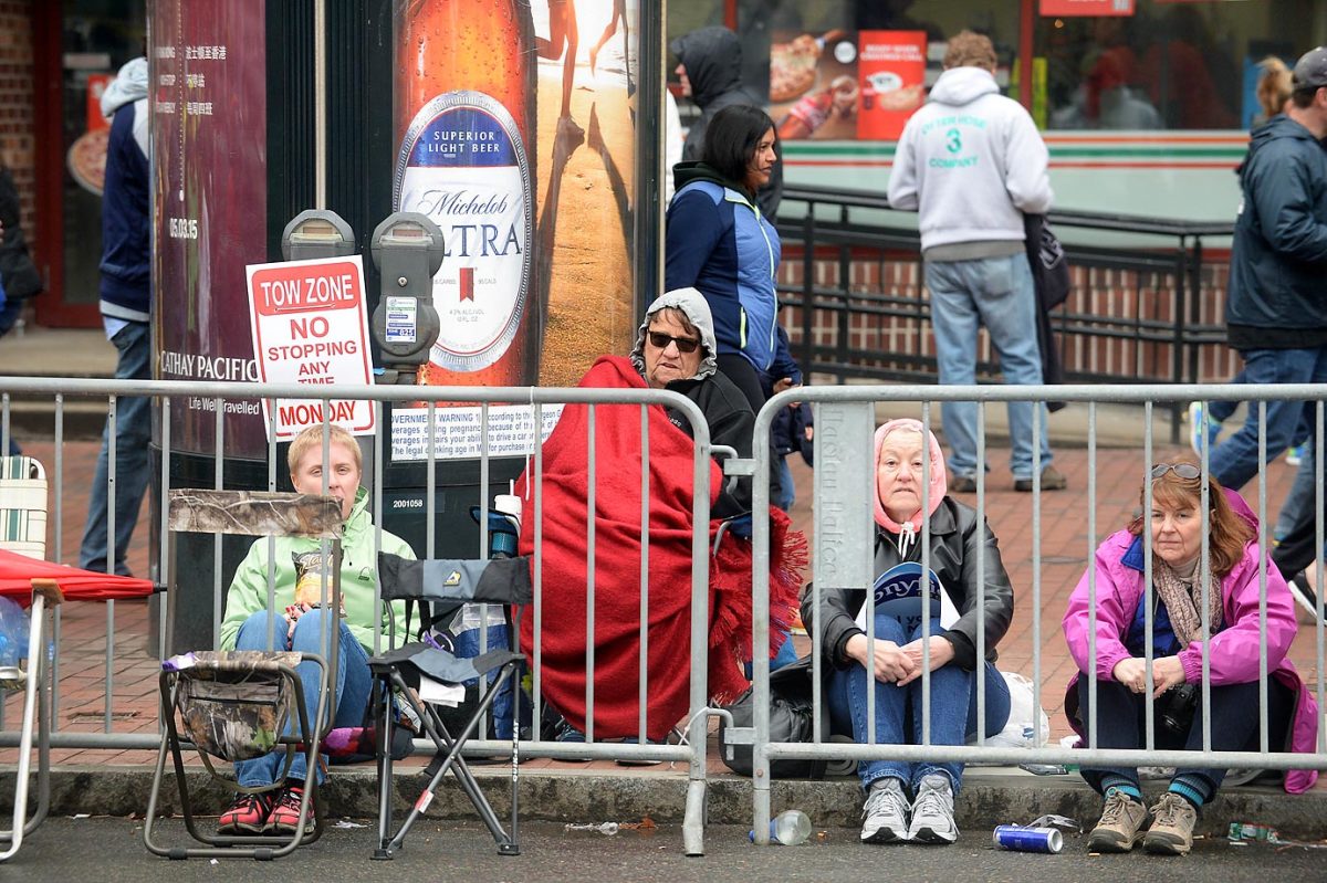 boston-marathon-fans-54.jpg