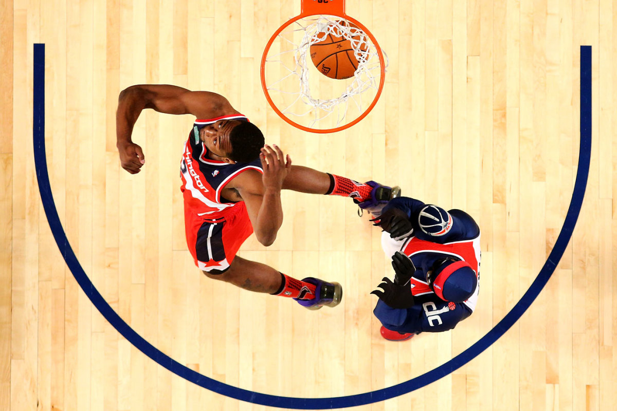 2014-John-Wall-Wizards-mascot-G-Man.jpg