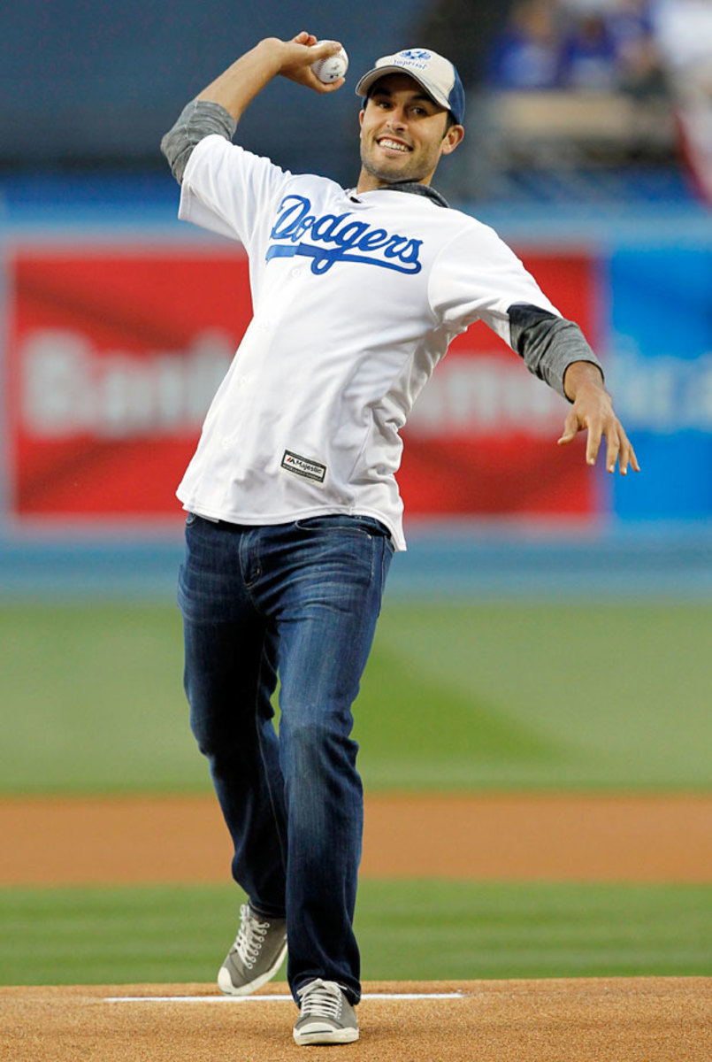 2015-0408-Landon-Donovan-first-pitch_0.jpg