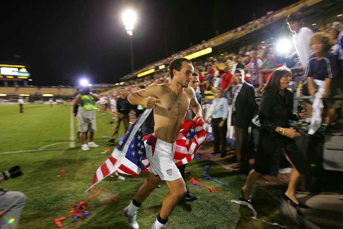 2005-0903-Landon-Donovan-014084774.jpg