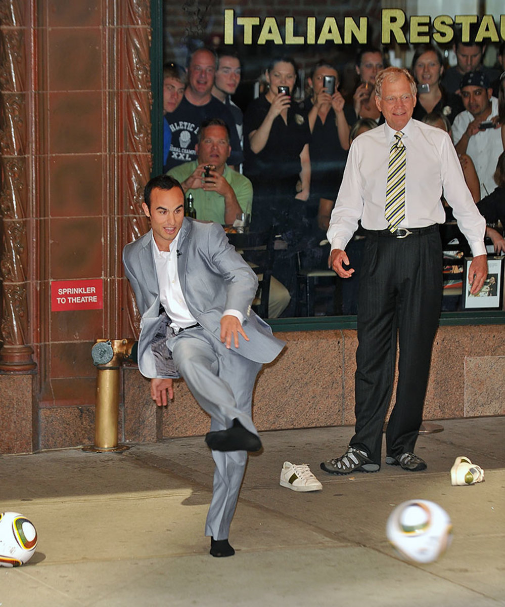 2010-0629-Landon-Donovan-David-Letterman-GettyImages-134883696.jpg