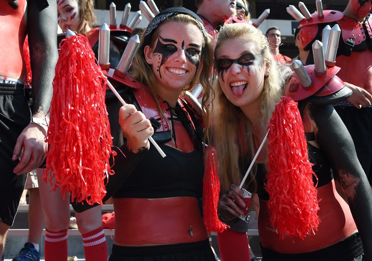 Georgia-Bulldogs-fans-ccr160910021_Nicholls_State_at_Georgia.jpg