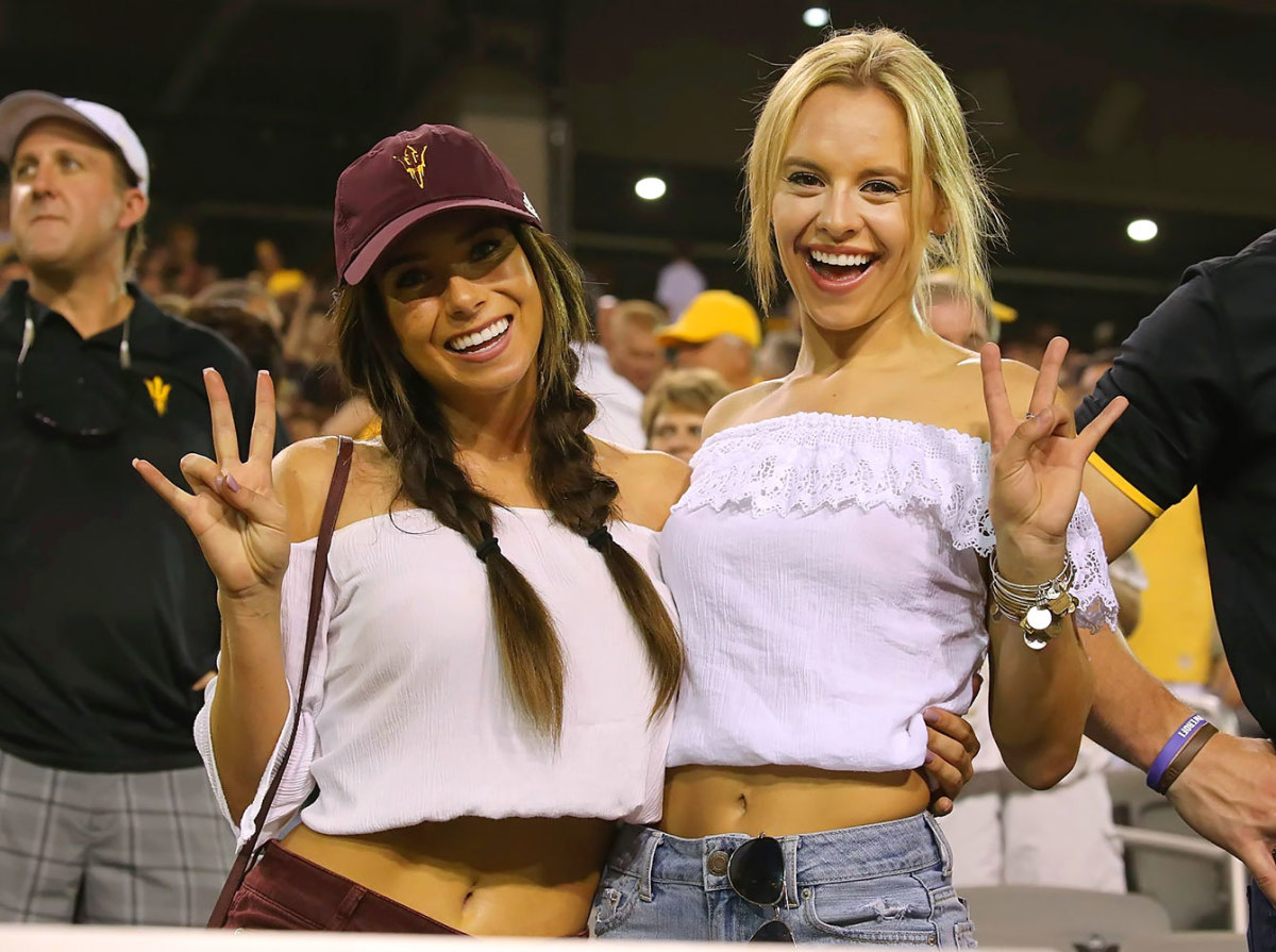 hot college football fans