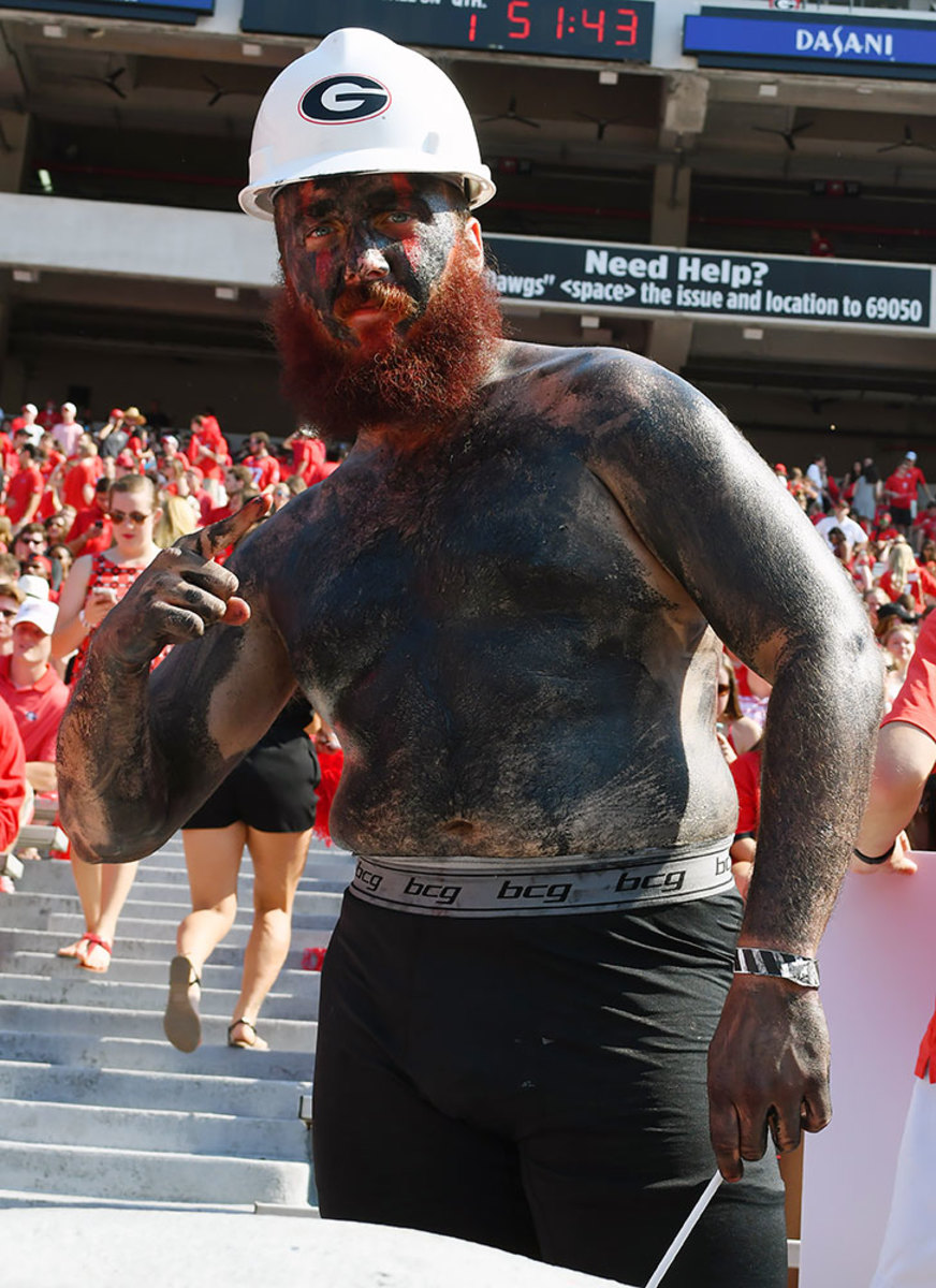 Georgia-Bulldogs-fans-ccr160910023_Nicholls_State_at_Georgia.jpg