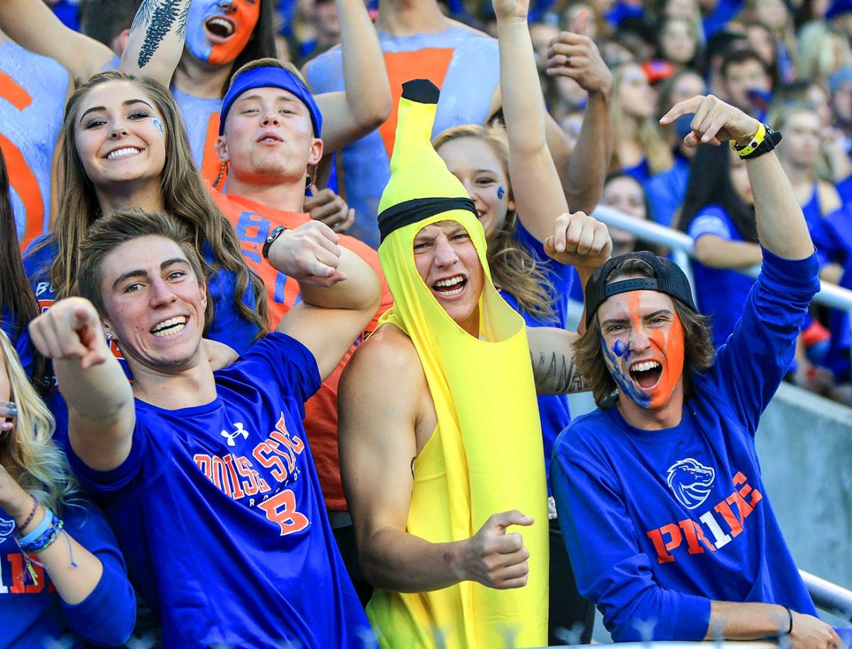 Boise-State-Broncos-fans-602258442.jpg