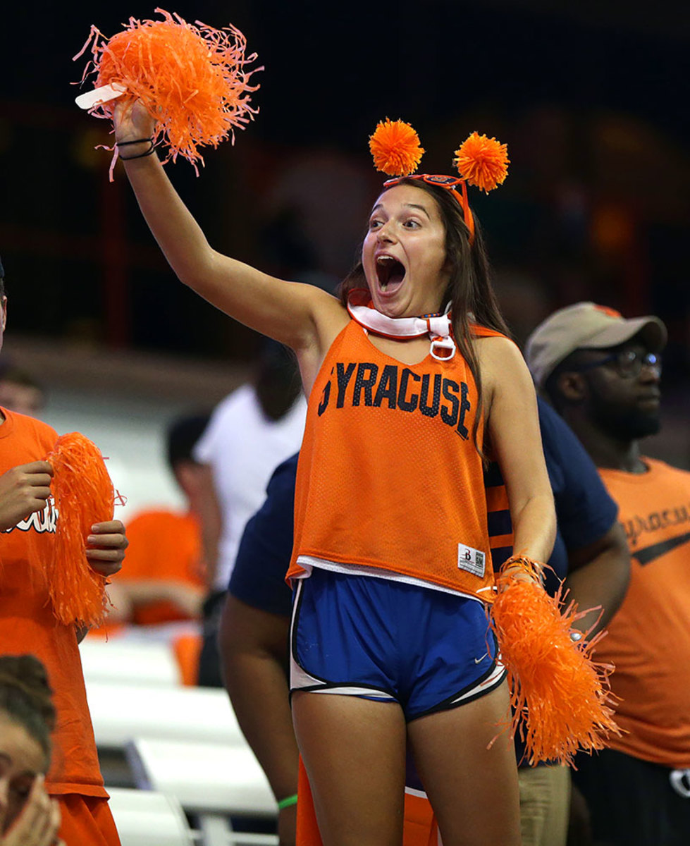 Syracuse-Orange-fans-76809092016_louisville_vs_syracuse_027.jpg