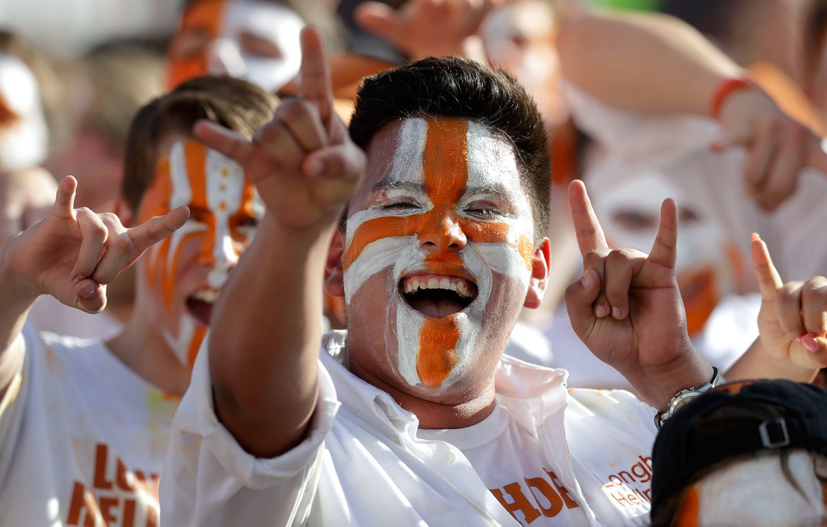 Texas-Longhorns-fans-392afbb0b78a4830b2b7b89c23279ee2-0.jpg