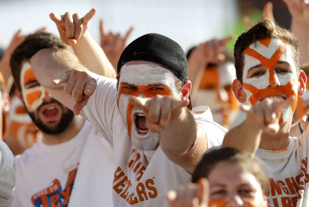 Texas-Longhorns-fans-2a637727d9ab43a1bf3f6193cdc95682-0.jpg