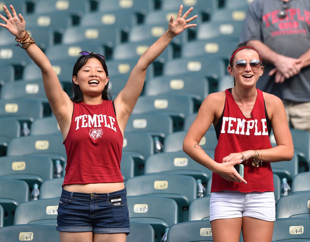 Temple-Owls-fans-Temple_U_Superfans-DSC_9604-Ken.jpg