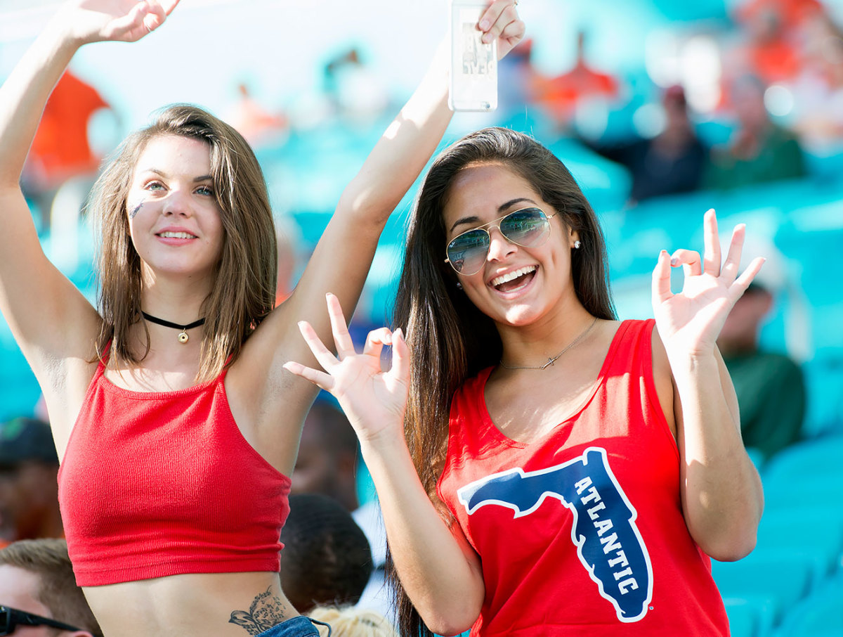 Florida-Atlantic-Owls-fans-79620160910018_FAU_at_UM.jpg