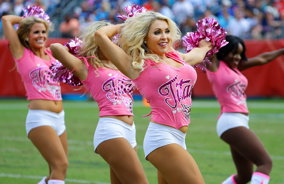 Tennessee-Titans-cheerleaders-AP_480427463155.jpg