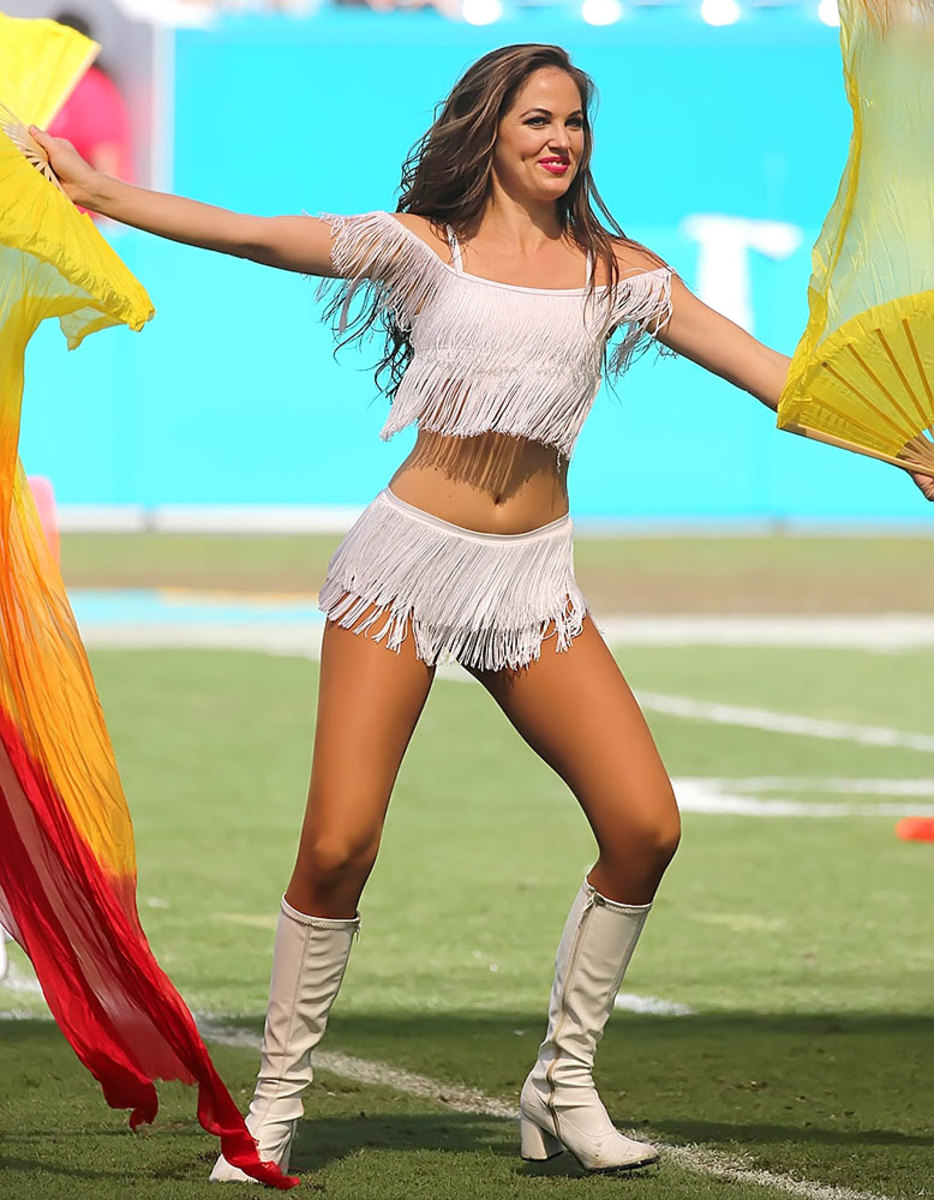 Miami-Dolphins-cheerleaders-WYP_6131.jpg