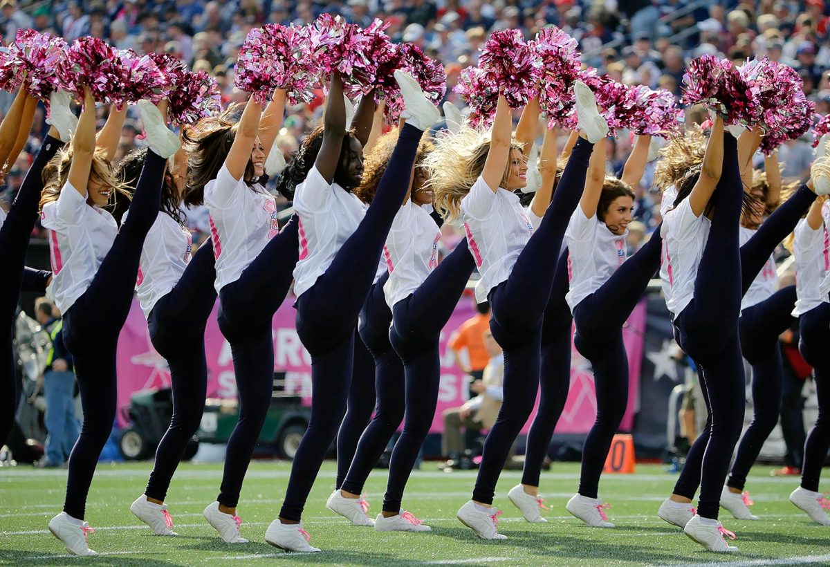 New-England-Patriots-cheerleaders-AP_79046649367.jpg