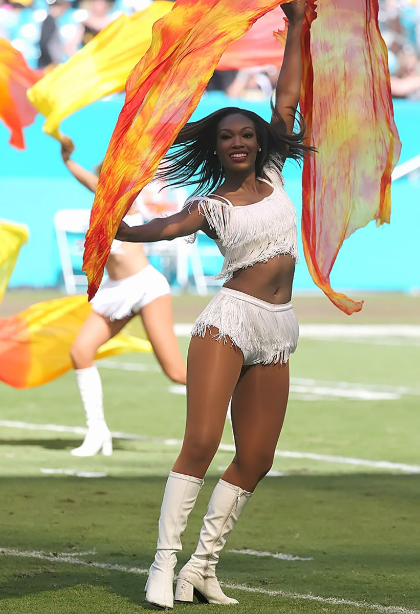 Miami-Dolphins-cheerleaders-WYP_6128.jpg