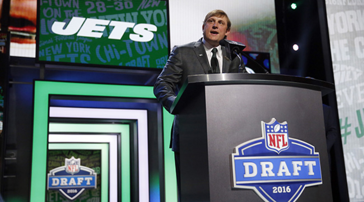 It was appropriate that former Jets quarterback Chad Pennington announced their second-round selection of a quarterback.