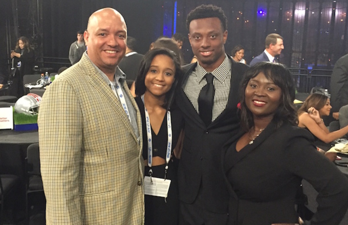 Eli Apple and family in the green room at the NFL Draft in Chicago